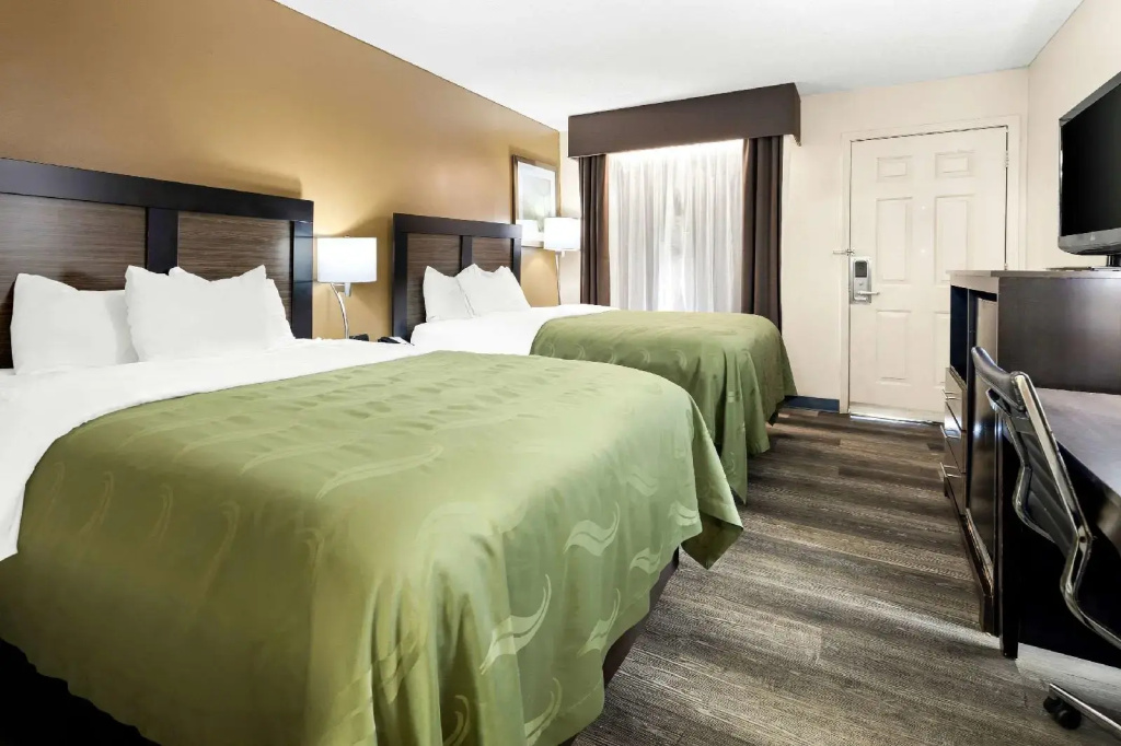 Quality Inn Decatur River City