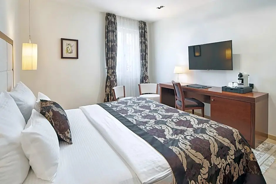 Hotel Marmont Heritage - Chambres