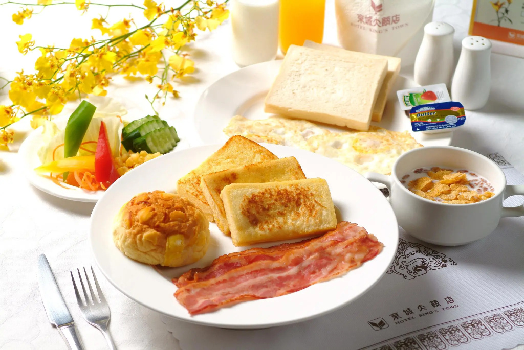 Food & Beverage