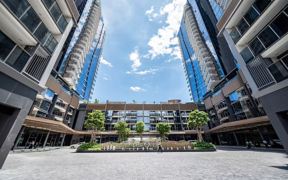 Honey The Opera Luxury Residence