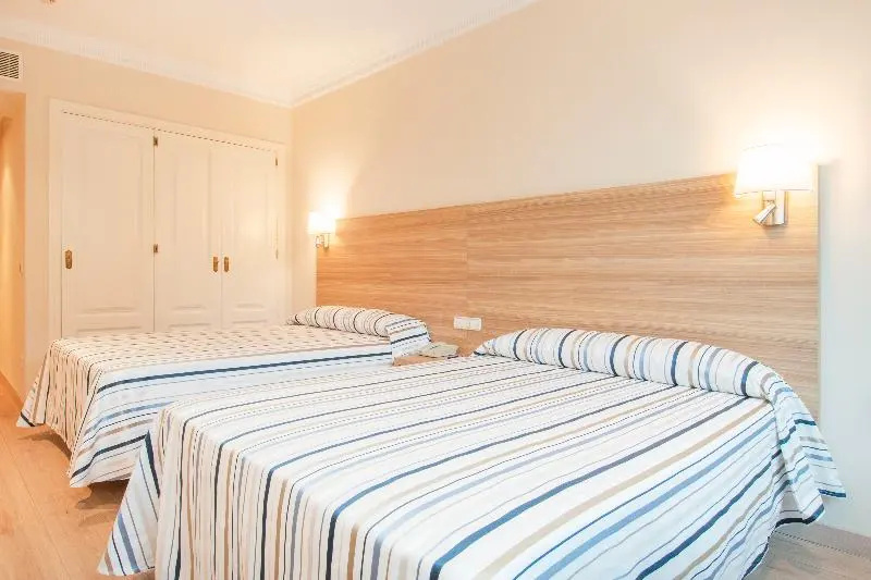 Double room (twin beds)