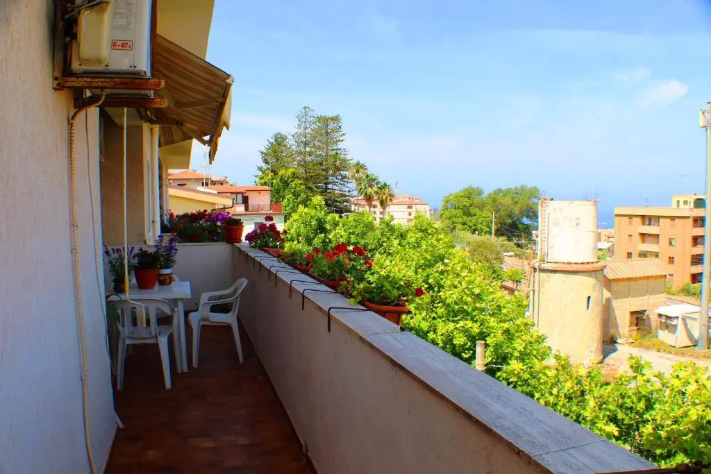 Apartment with sea view