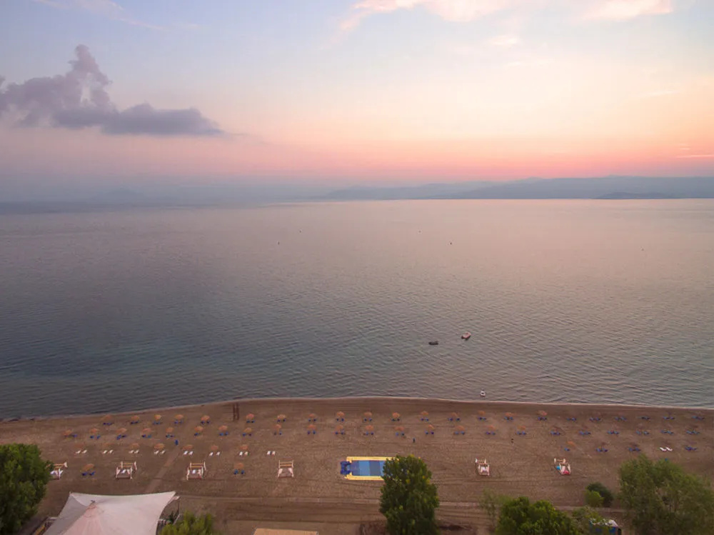 Beach & Waterfront