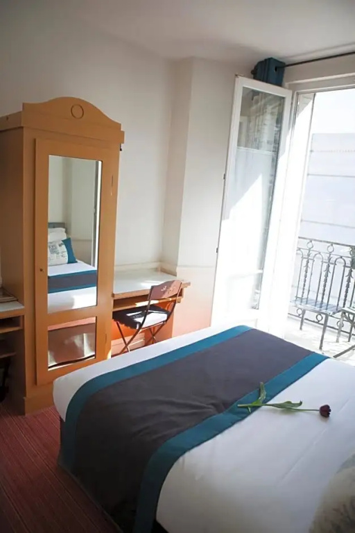 Standard room with balcony