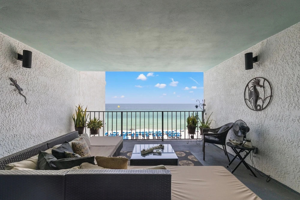 Stunning 2/2 Designer Condo w Coastal Appeal Right on the Gulf!