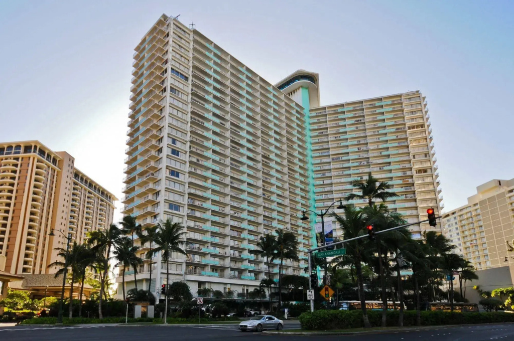 Marina Hawaii Vacations at the Ilikai Tower