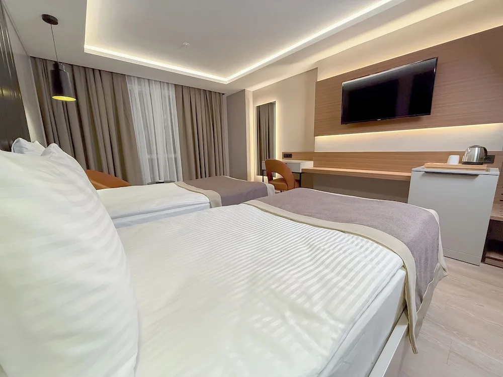 Dedeman Adana — 4