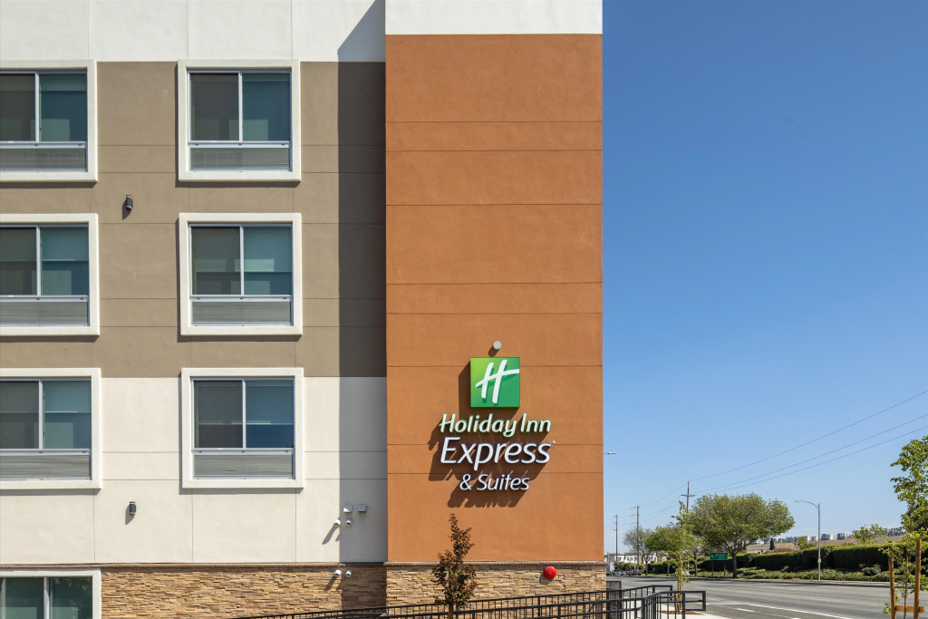 Holiday Inn Express & Suites San Jose Silicon Valley by IHG