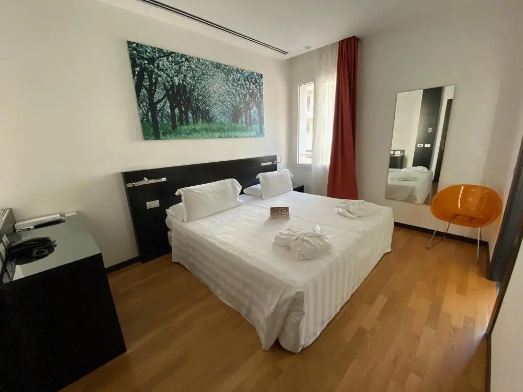 Card International Hotel - Chambres
