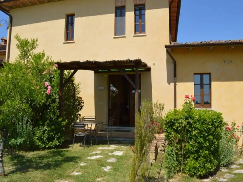 Cozy Tuscan Countryside Escape