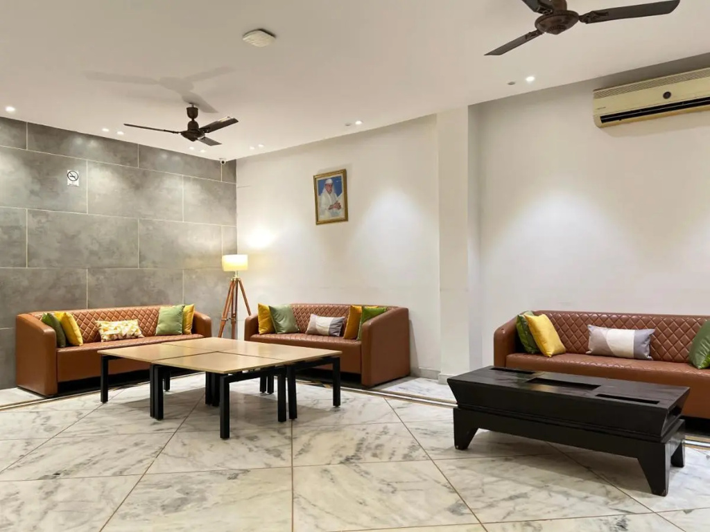 Divine Inn Hotel Rajouri Gardan