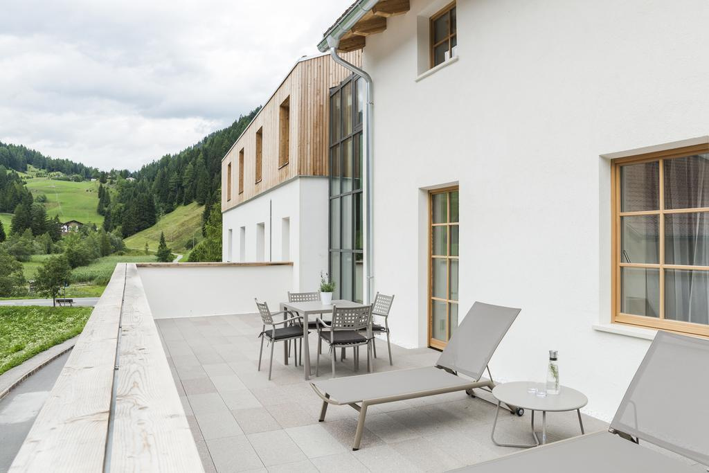 Balcony & Terrace
