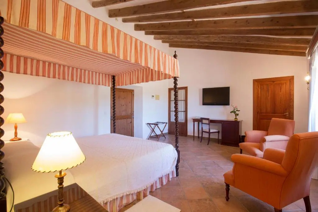 Double room (full double bed)