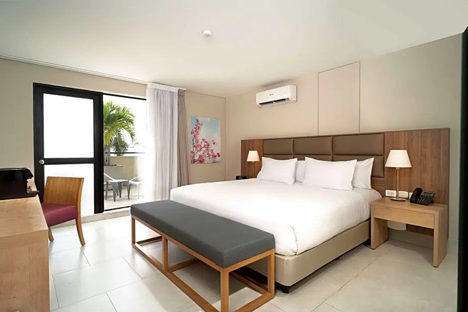 1 Bedroom Standard Double room with balcony (full double bed)