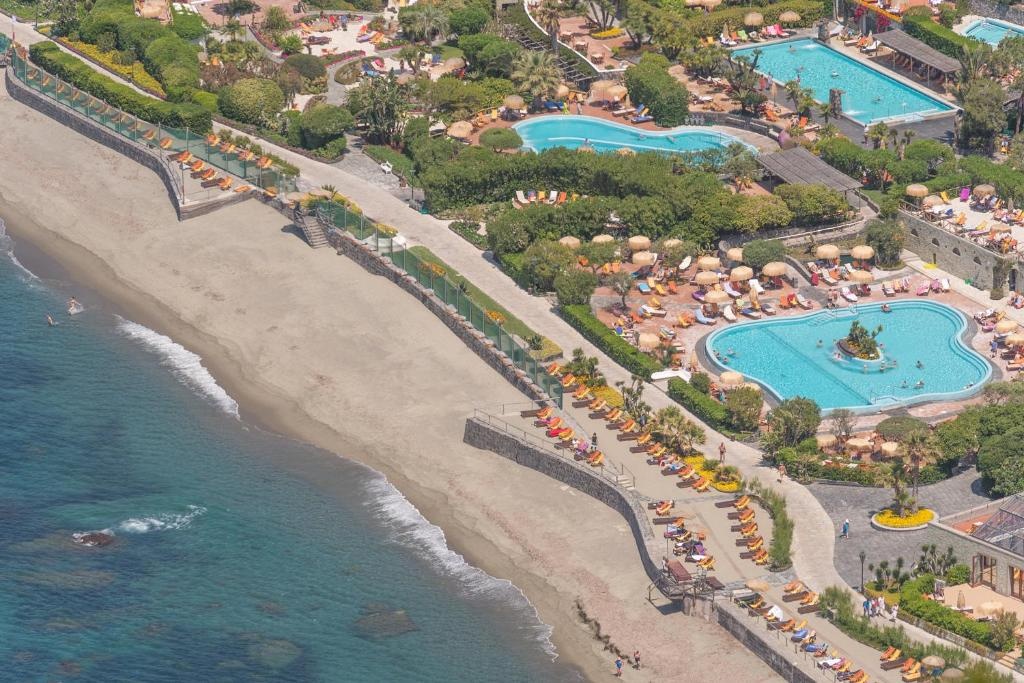 Beach & Waterfront