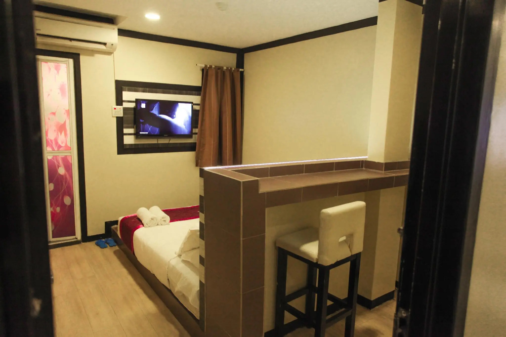 Standard Double room (full double bed)