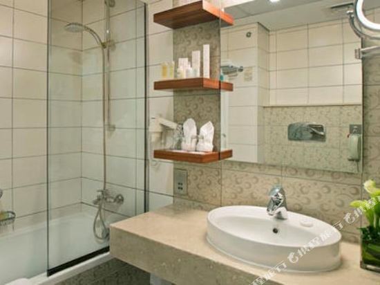 City Seasons Al Hamra Hotel