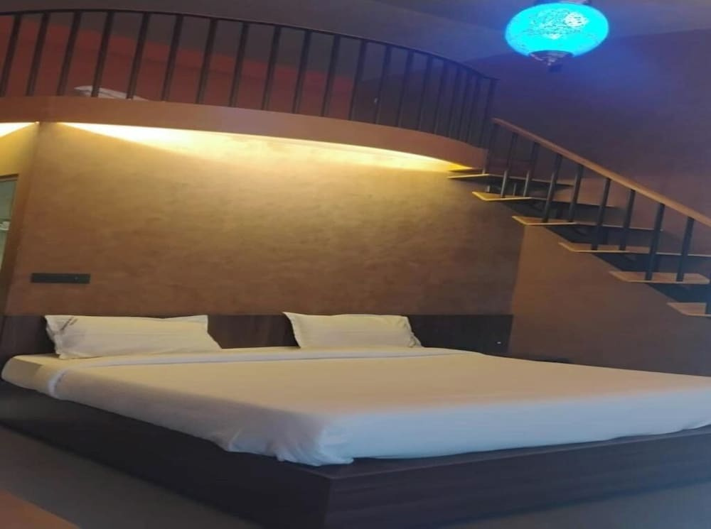 Luxury Suite