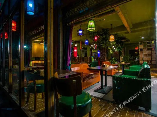 Food & Beverage