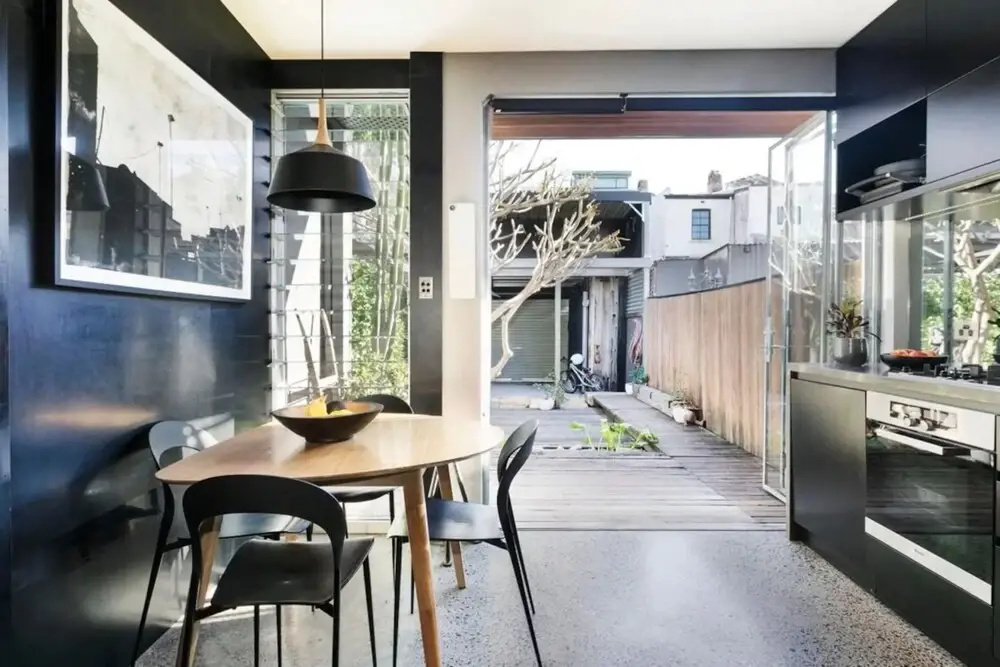 Spacious Modern Terrace House With Free Parking