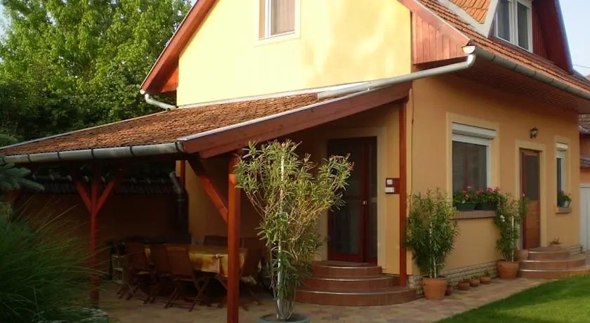 Erika Apartmanház