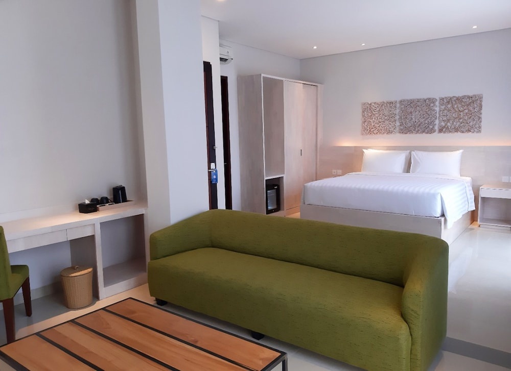 Отель Signature Bali Sanur в Денпасаре