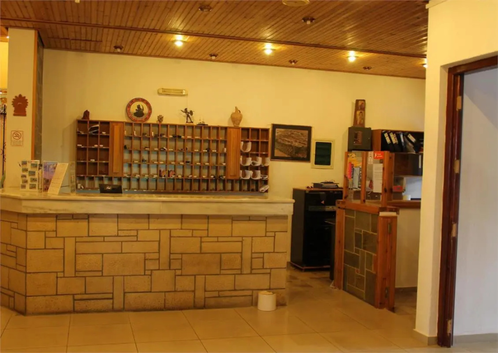 Lobby & Reception