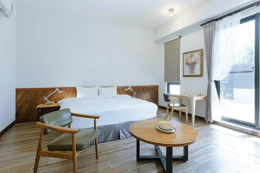 Standard Double room with garden view (full double bed)