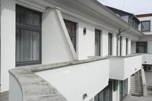 Balcony & Terrace