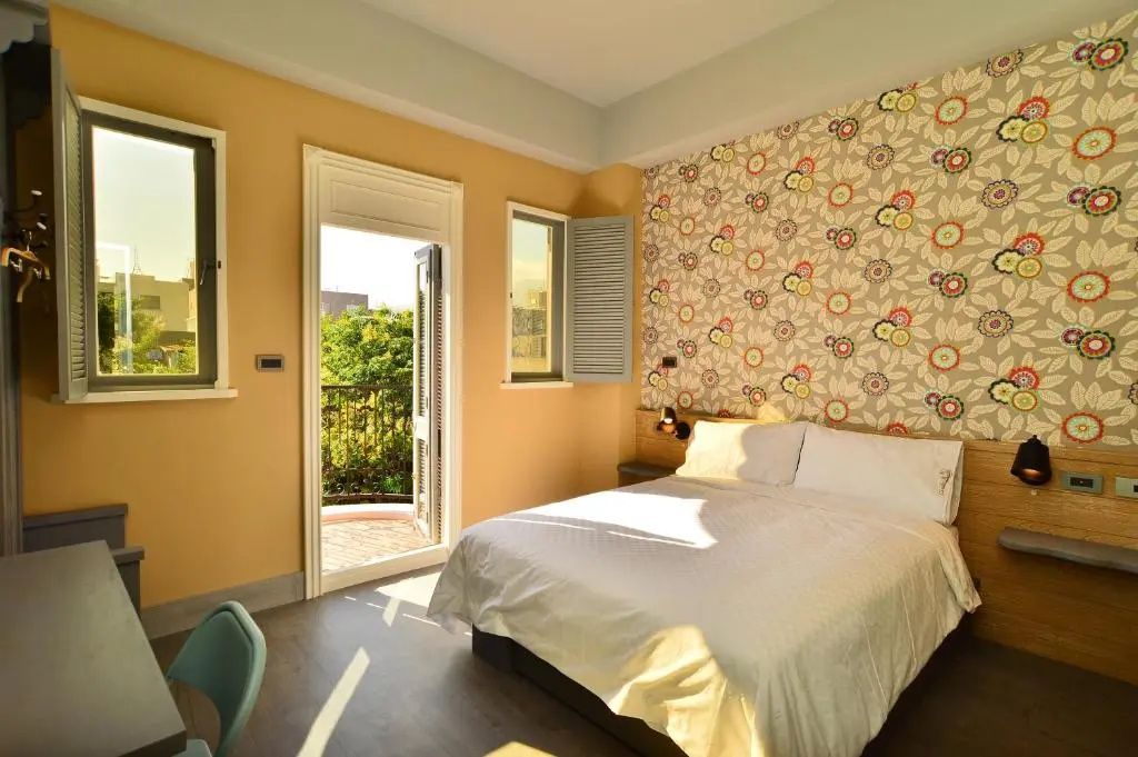 Deluxe Double room with balcony (full double bed)
