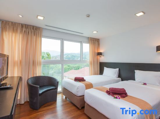 The Palms, Kamala Beach