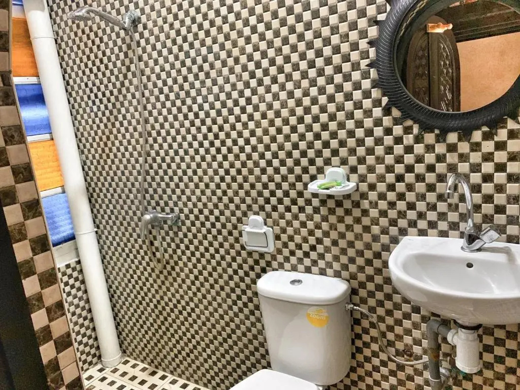 Comfort room