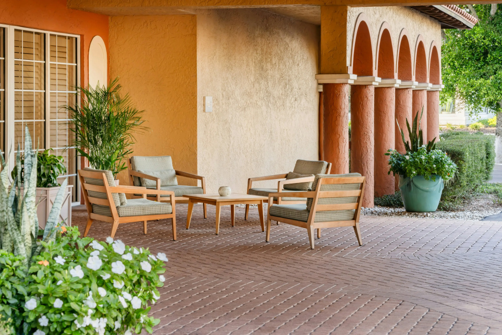Inn of Naples, Tapestry Collection by Hilton - Général