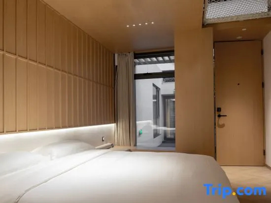 3 Bedrooms Standard Double room (full double bed)