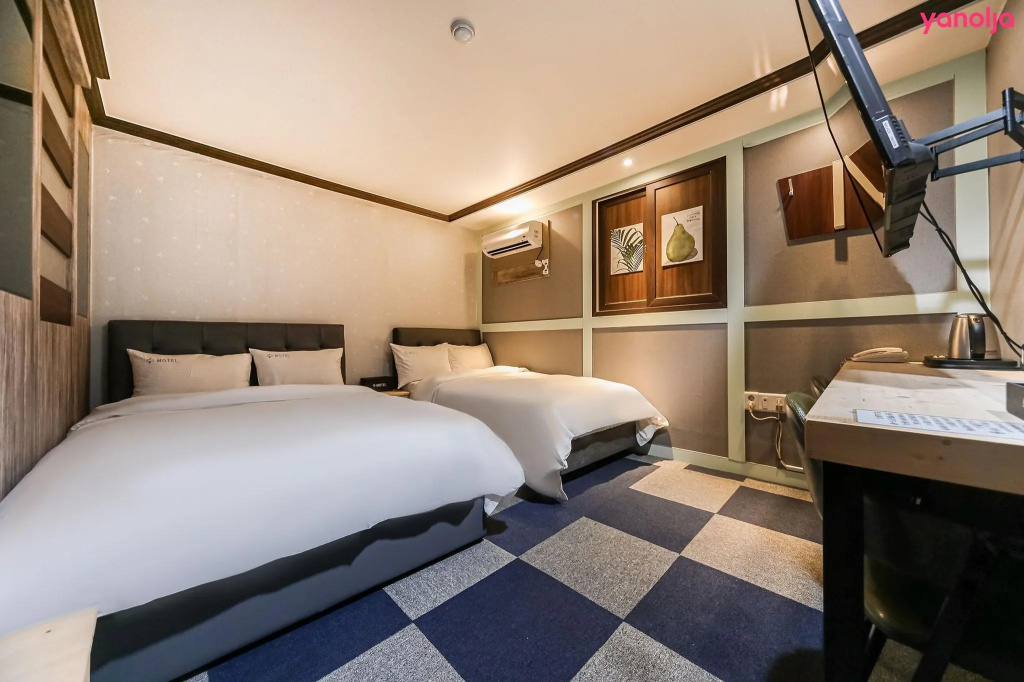 Standard Double room (twin beds)