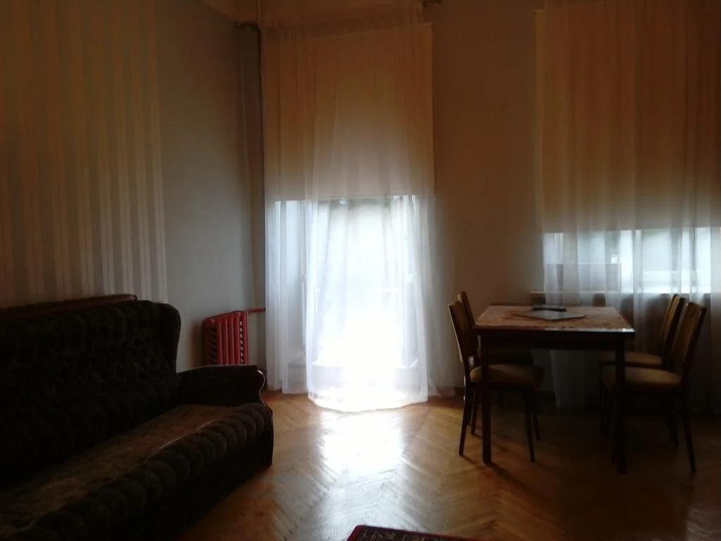 Teatralnaya Ploshchad 12 — 4