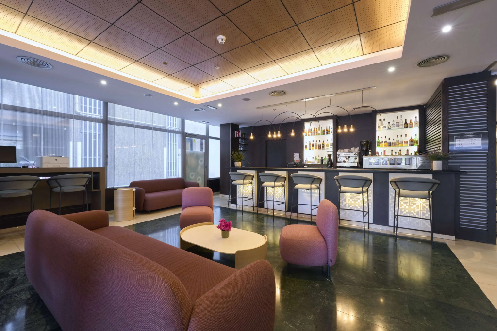 Catalonia Rigoletto Hotel — фото