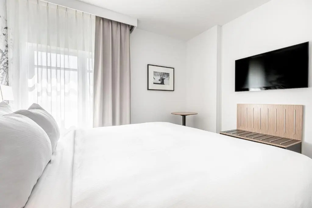 1 Bedroom Double Suite with view (full double bed)