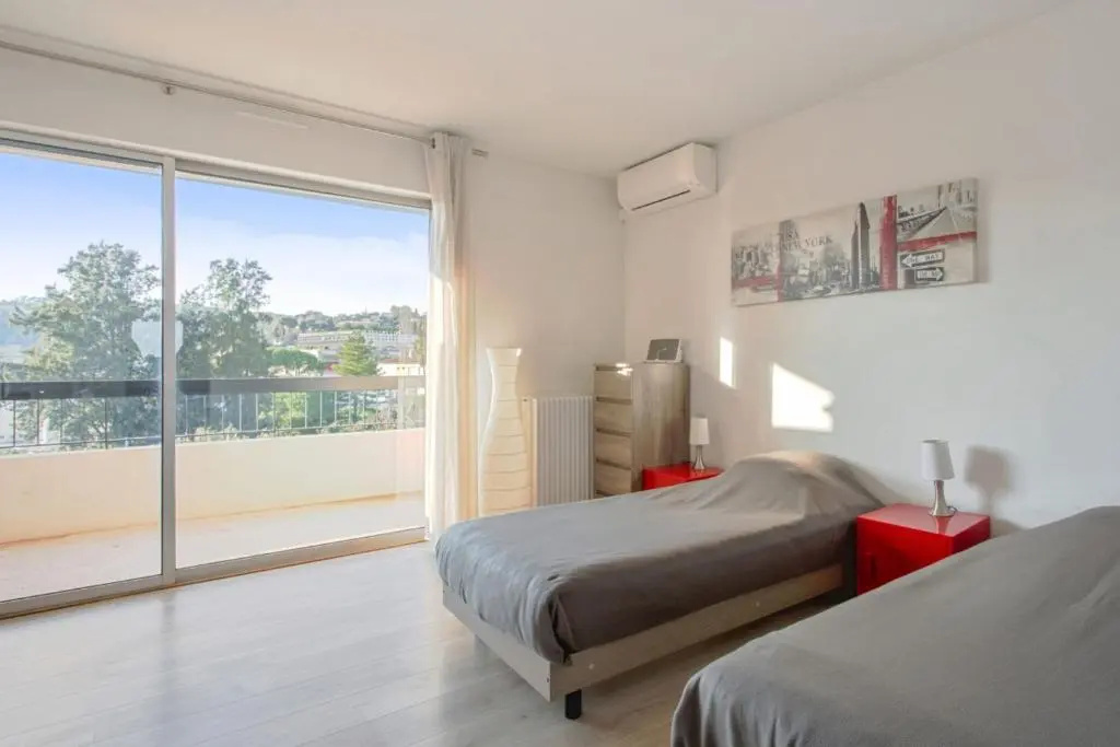 Flat w terrace parking and beautiful view in Villeneuve-Loubet - Welkeys