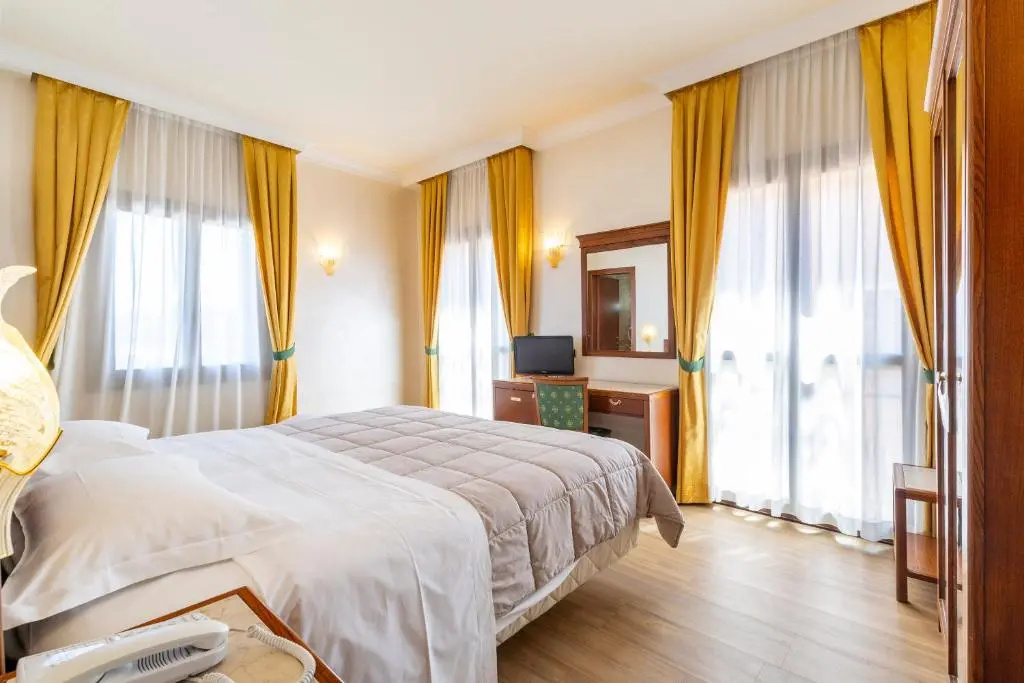 Standard Double room (full double bed)