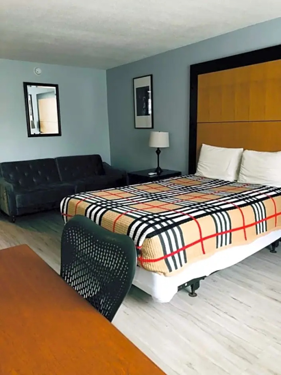 Deluxe Double room (full double bed)