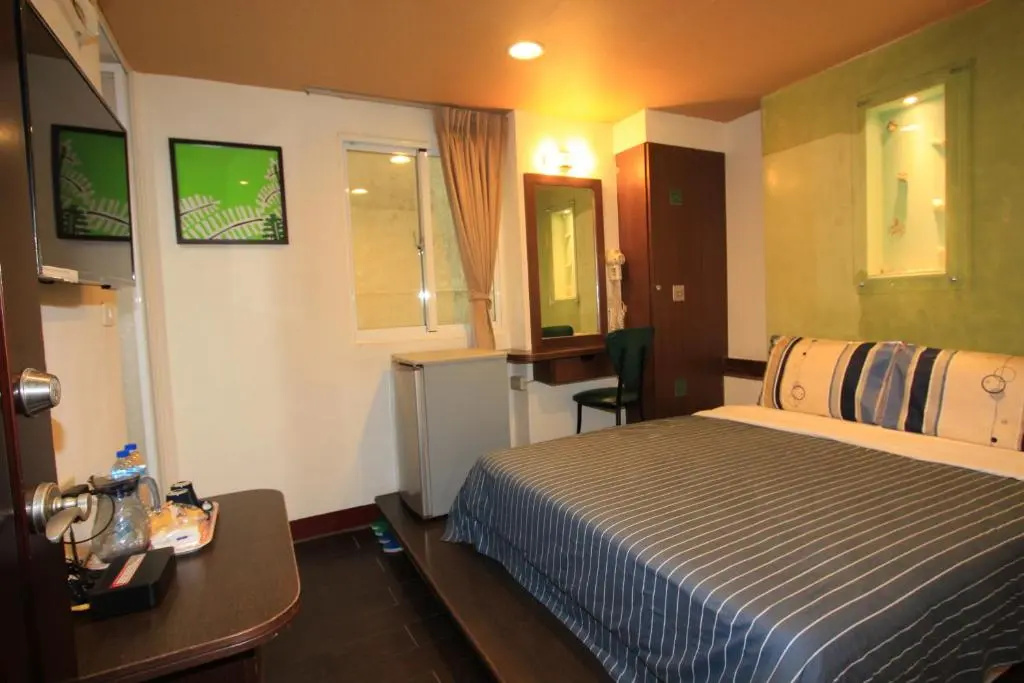 Deluxe Double room (full double bed)