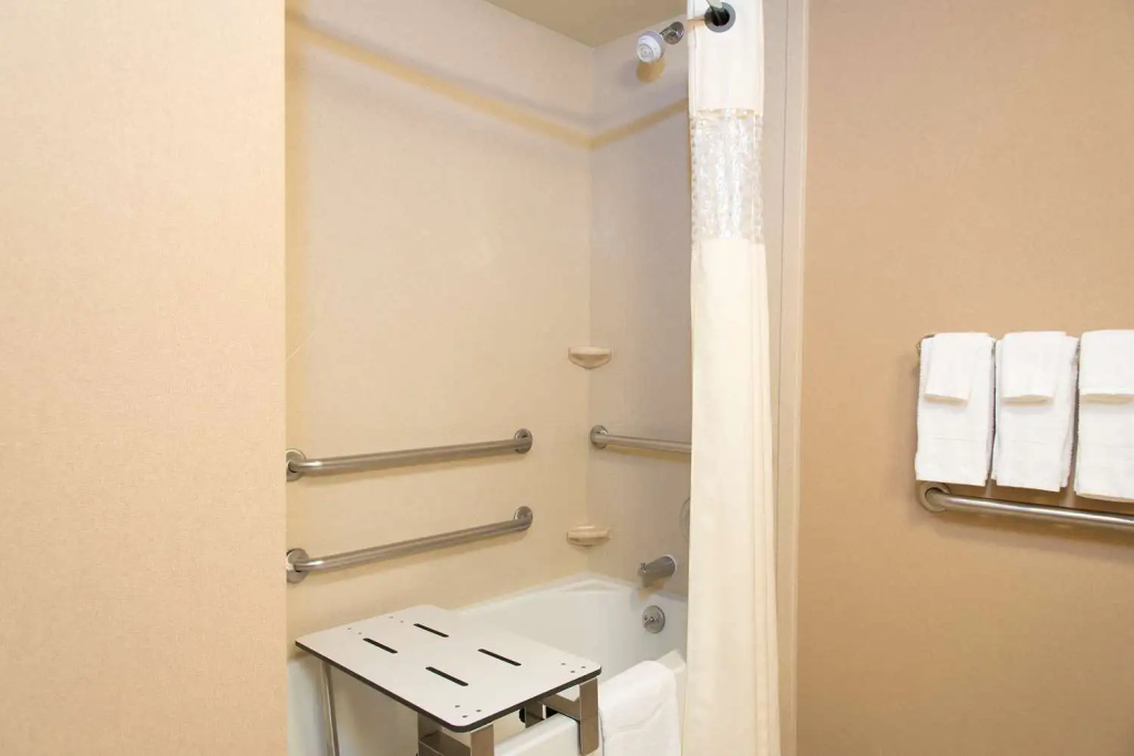 Hampton Inn & Suites Bloomington-Normal - Chambres