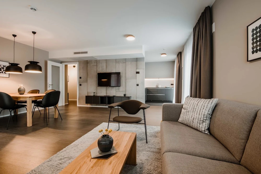 3 Room Business Premium Apartment