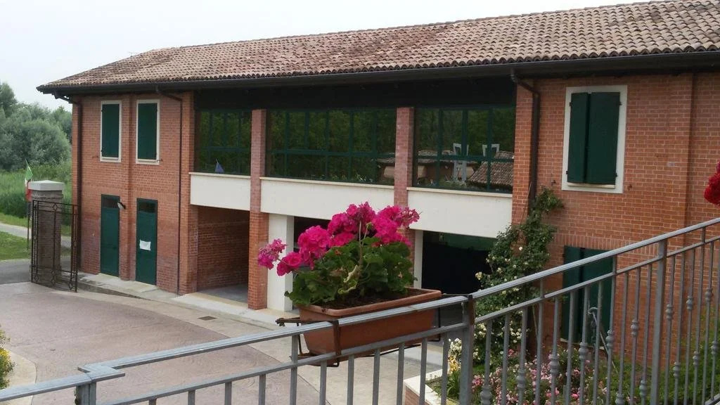Balcony & Terrace