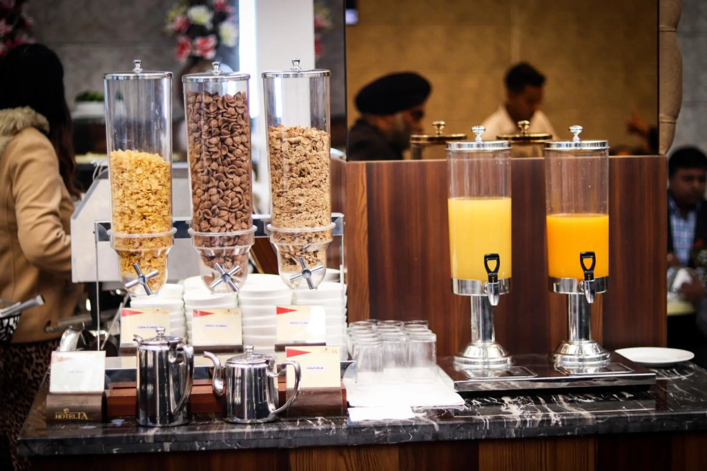 Food & Beverage