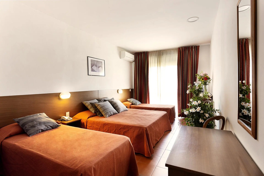 Standard Quadruple room