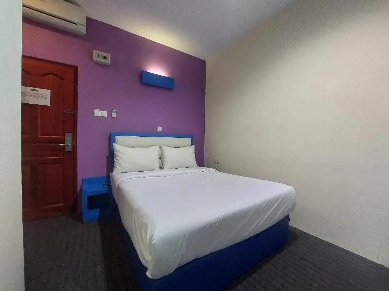 Deluxe Double room (full double bed)