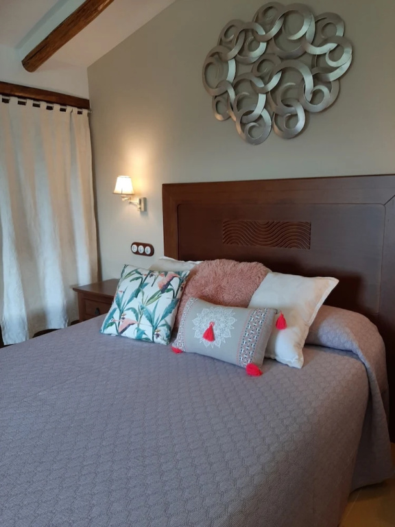 1 Bedroom Cottage with view