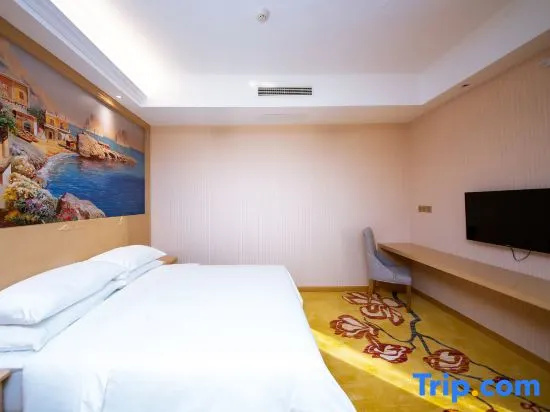 Business Double Suite with street view full double bed